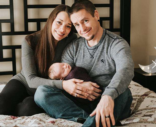 美国43岁夫妇领养冷冻胚胎 “唤醒”十几岁女婴
